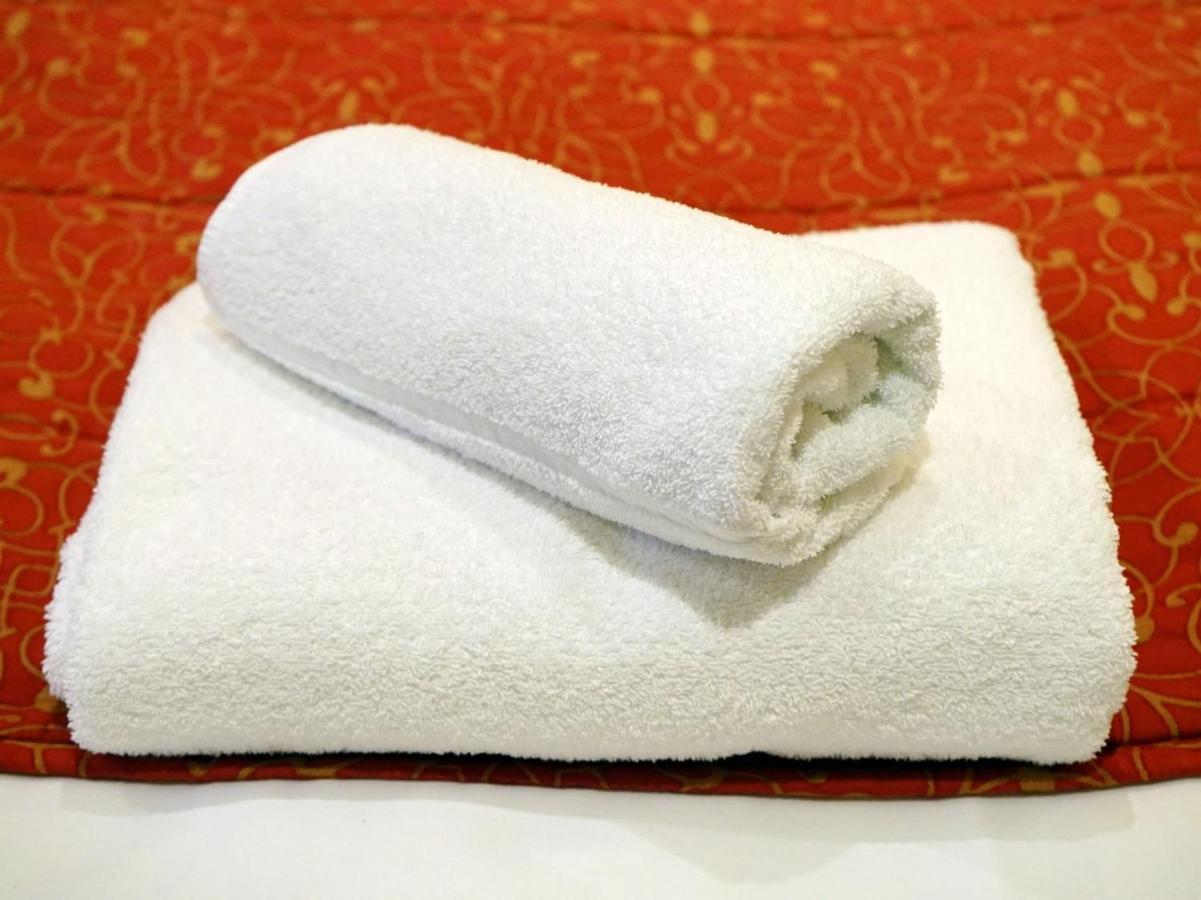Oyo 72519 Meera Bhawan Hotell Vrindāvan Exteriör bild